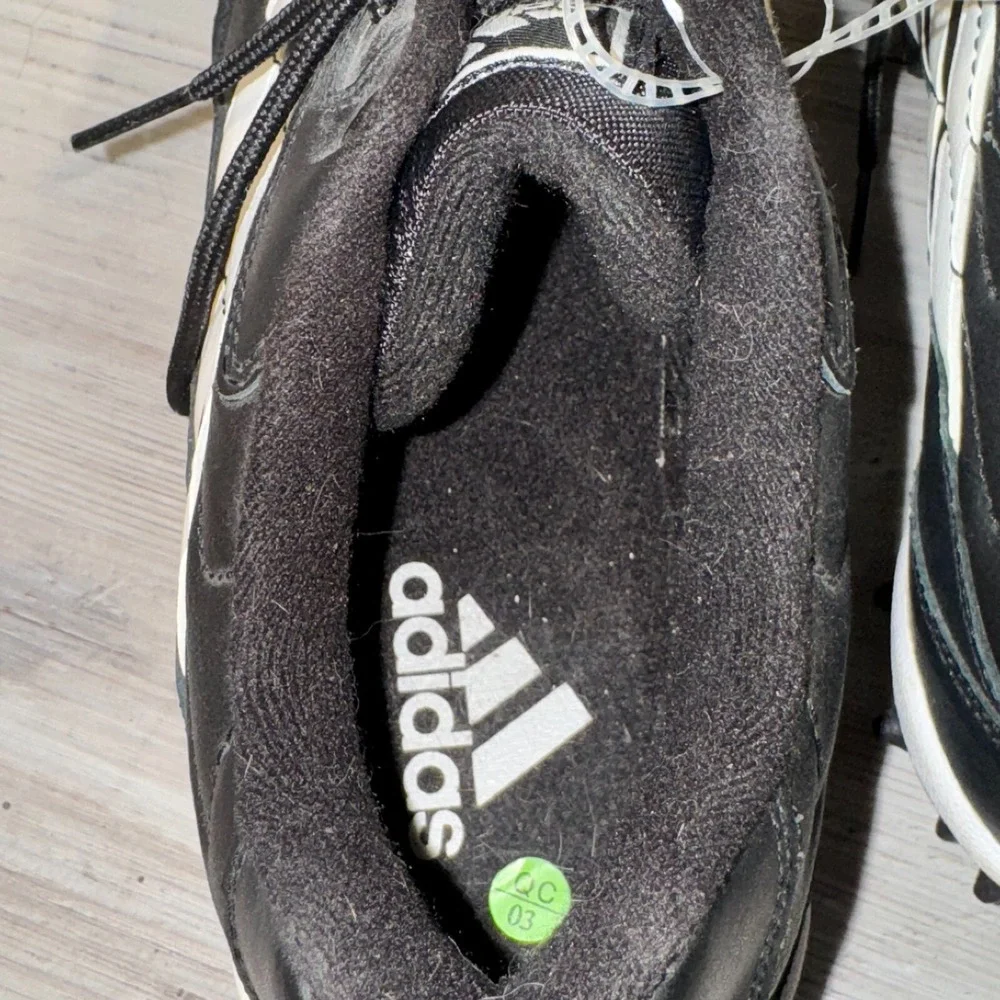 Adidas Mens Black And White Football Cleats Shoes YXN 693 Low US Size 13.5